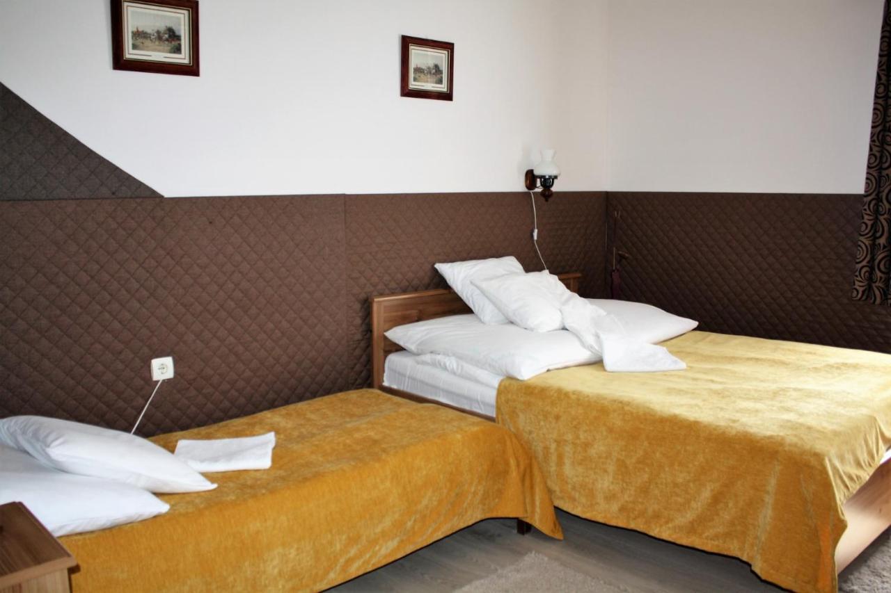 Rembrandt Vendeghaz Hotel Kisber Exterior photo